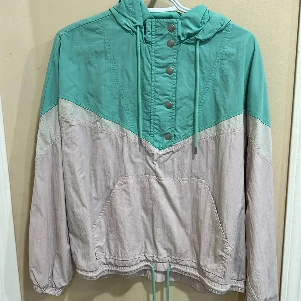 (40)  American Eagle pull over jacket